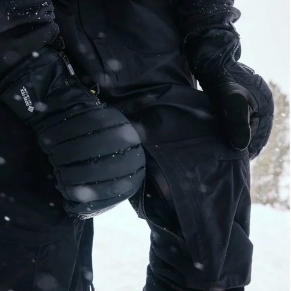 Burton Kimmy AK GoreTex Black Bibs-Women’s Small - Picture 4 of 16